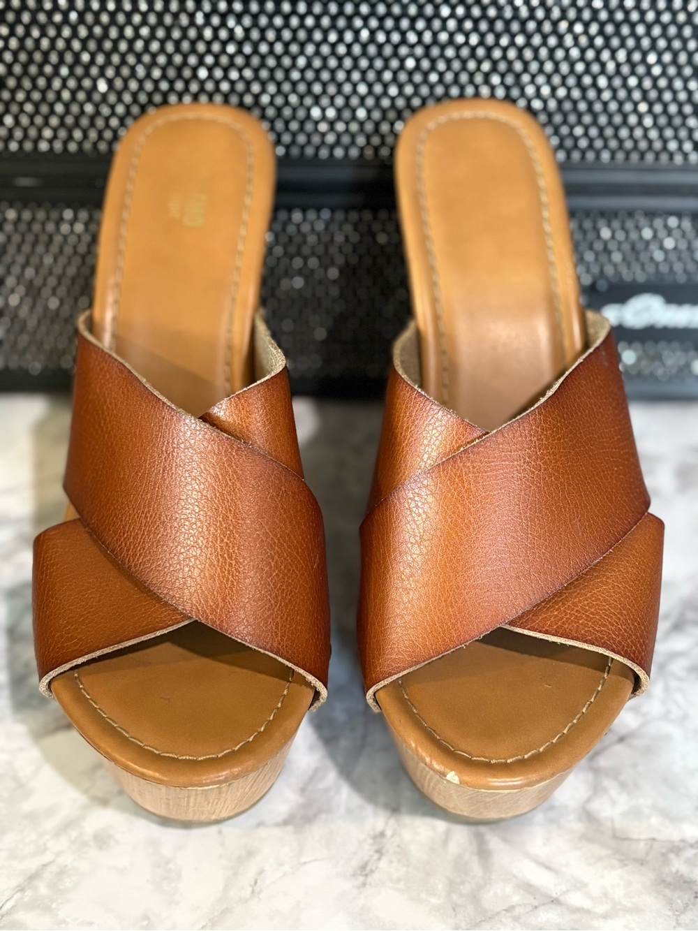 Mossimo Women's y2k Tan Leather Crossover Slide Sandals size 7